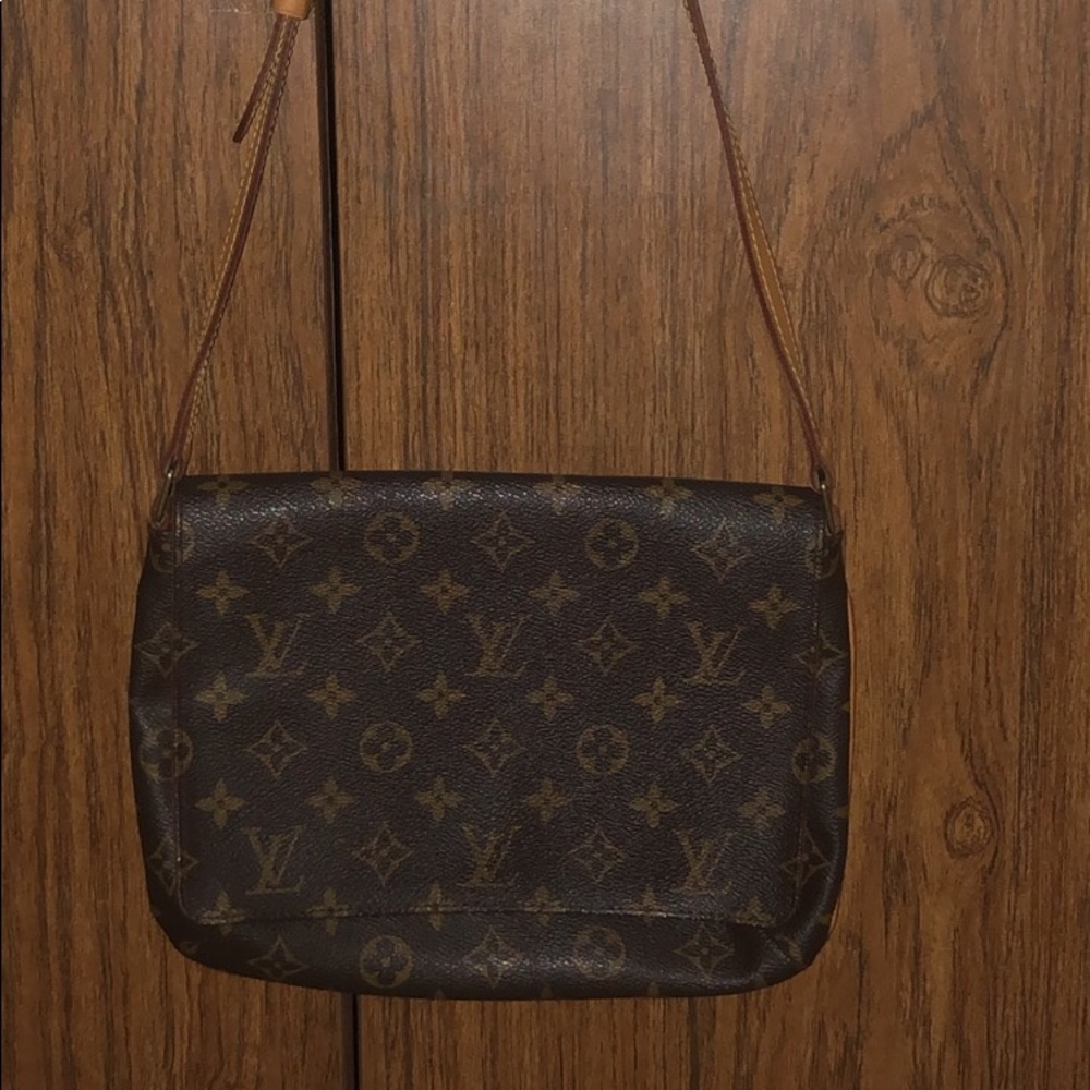 Louis vuitton  shoulder bag